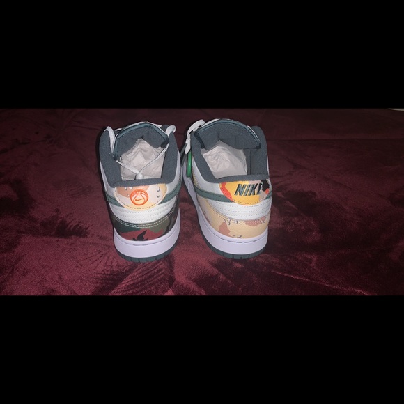 Brand new Nike Dunk SE Sail Multi Camo never worn - Picture 2 of 3